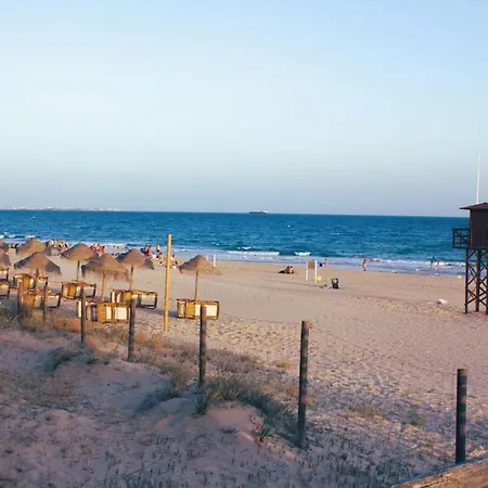 Muy Cerca De La Playa. Primera Linea. Rota